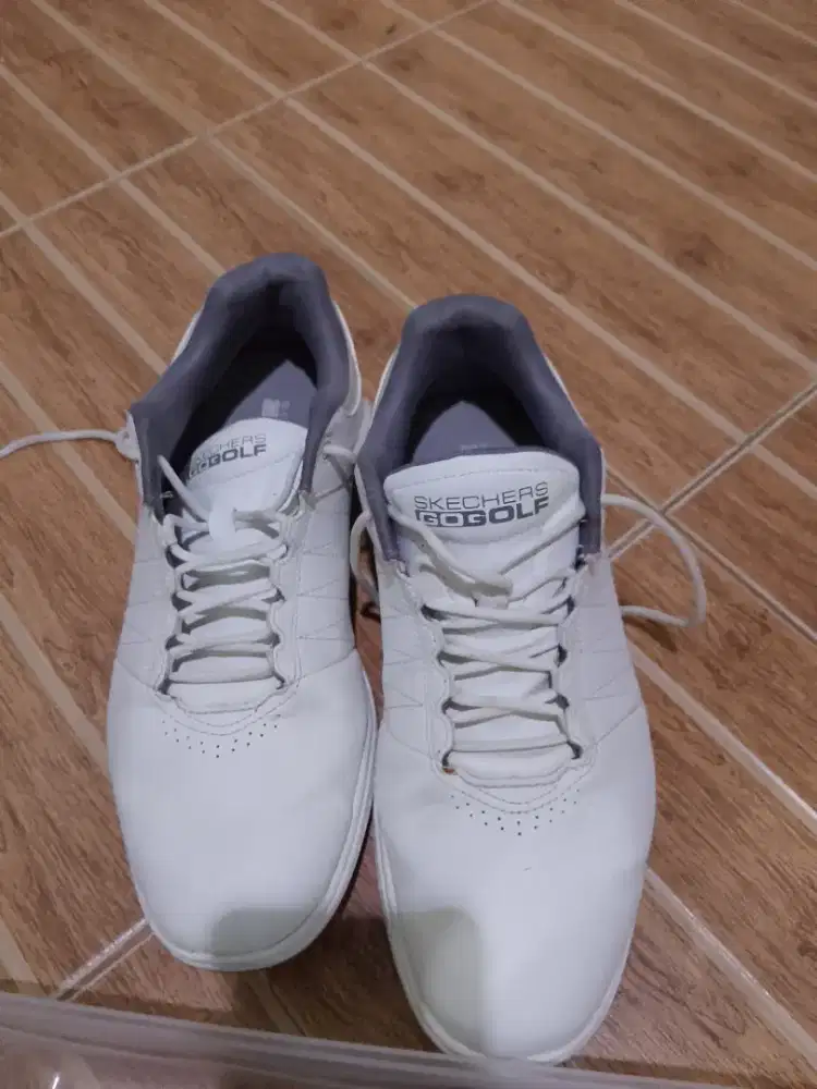 Sepatu Skechers go golf pivot