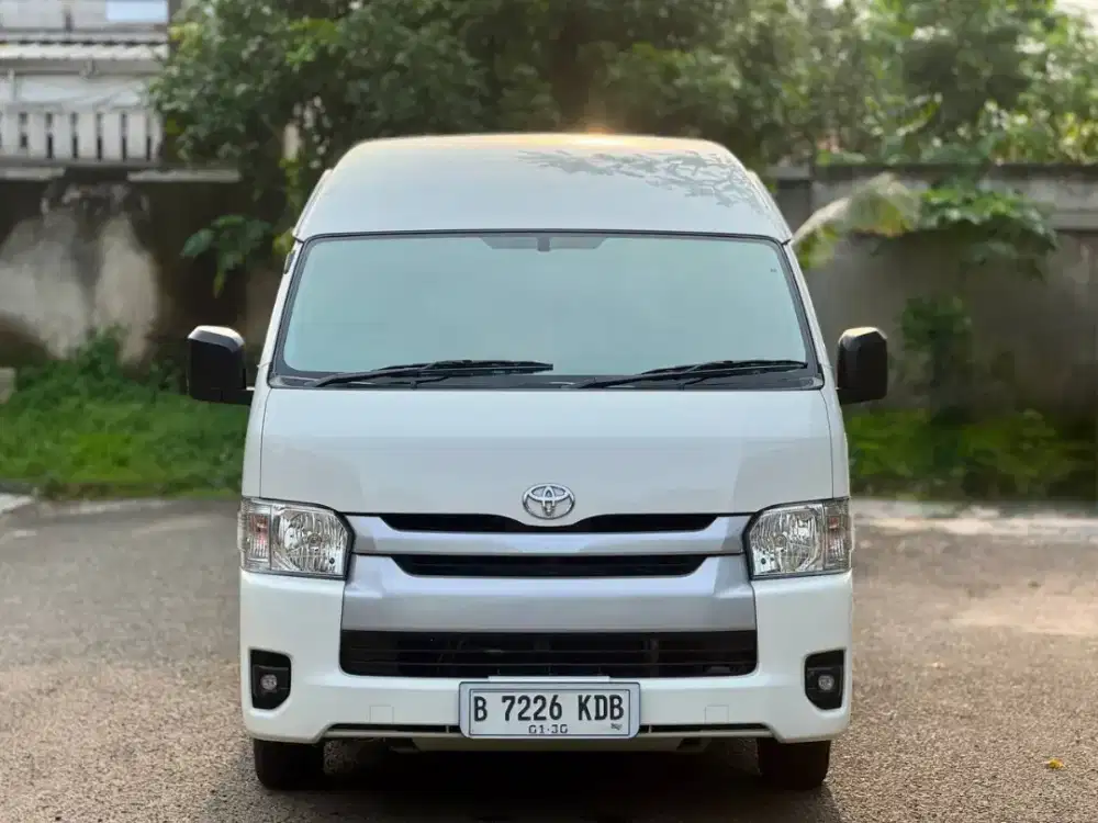 [KM 13K] Toyota Hiace Commuter MT 2024