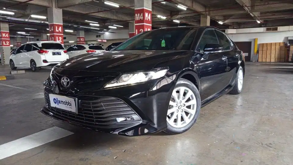 Pajak Panjang TDP 18JT Toyota Camry 2.5 V Bensin-AT 2021 Hitam