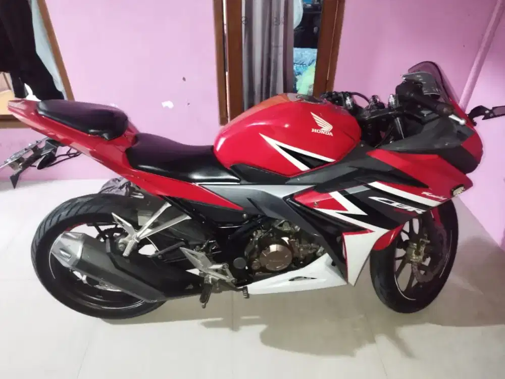 Jual nih gan CBR 150R 2018, pajak panjang  13.5 nego ditempat