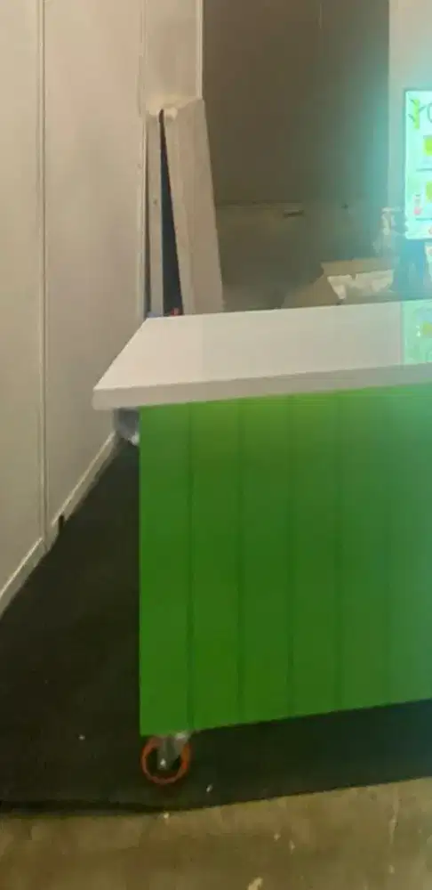 Dicari: Karyawan/karyawati jaga counter minuman di BSD