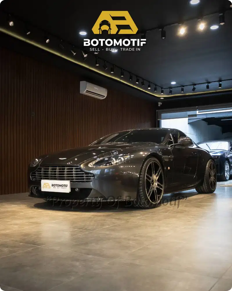 Aston Martin V8 Vantage Coupe 2010 Meteorite Silver