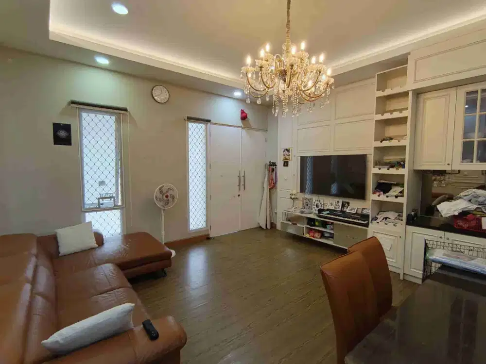 Disewakan rumah cantik mewah bagus 2 lantai siap huni di Sedayu city cluster eropa di kelapa gading, Jakarata utara