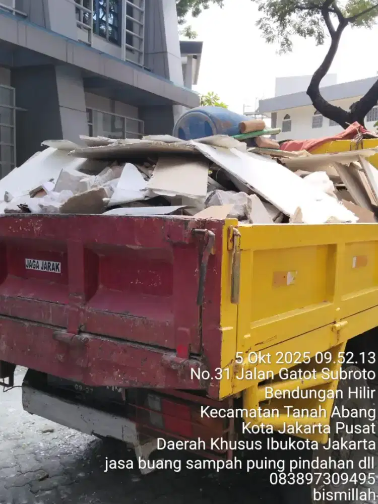 Jasa buang puing dan sampah