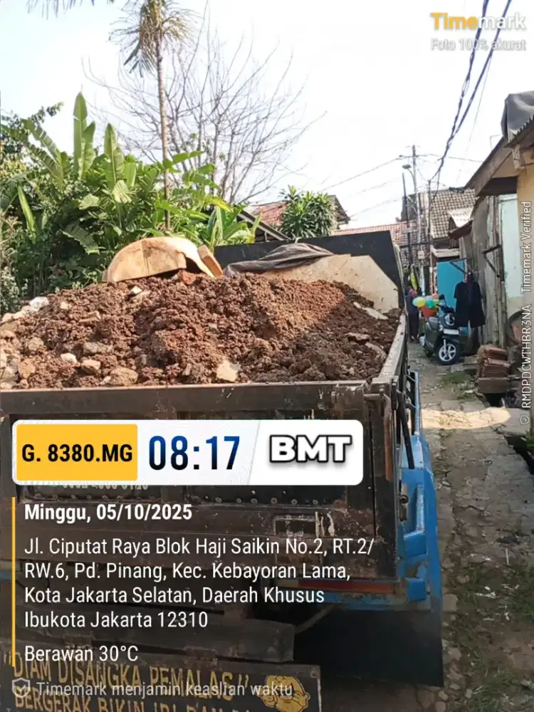 Jasa buang puing tanah