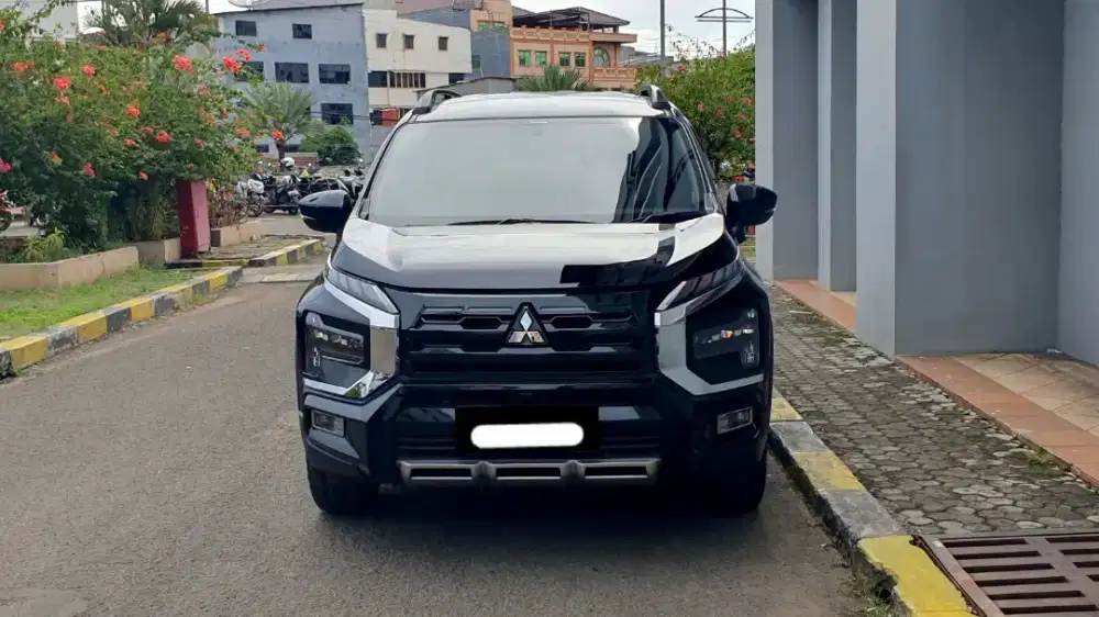 Km12rb mitsubishi xpander cross premium 2023 hitam
