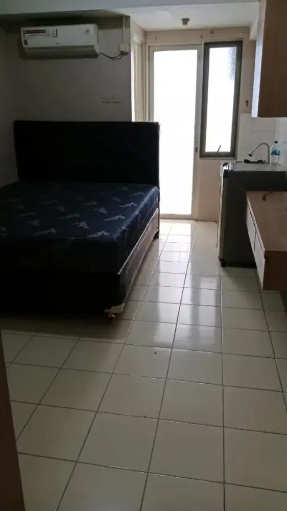 Disewakan apartemen tipe studio bersih murah jakarta barat jakarta
