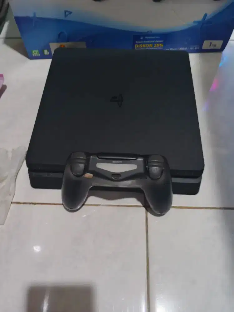 Dijual ps4 slim 1tb