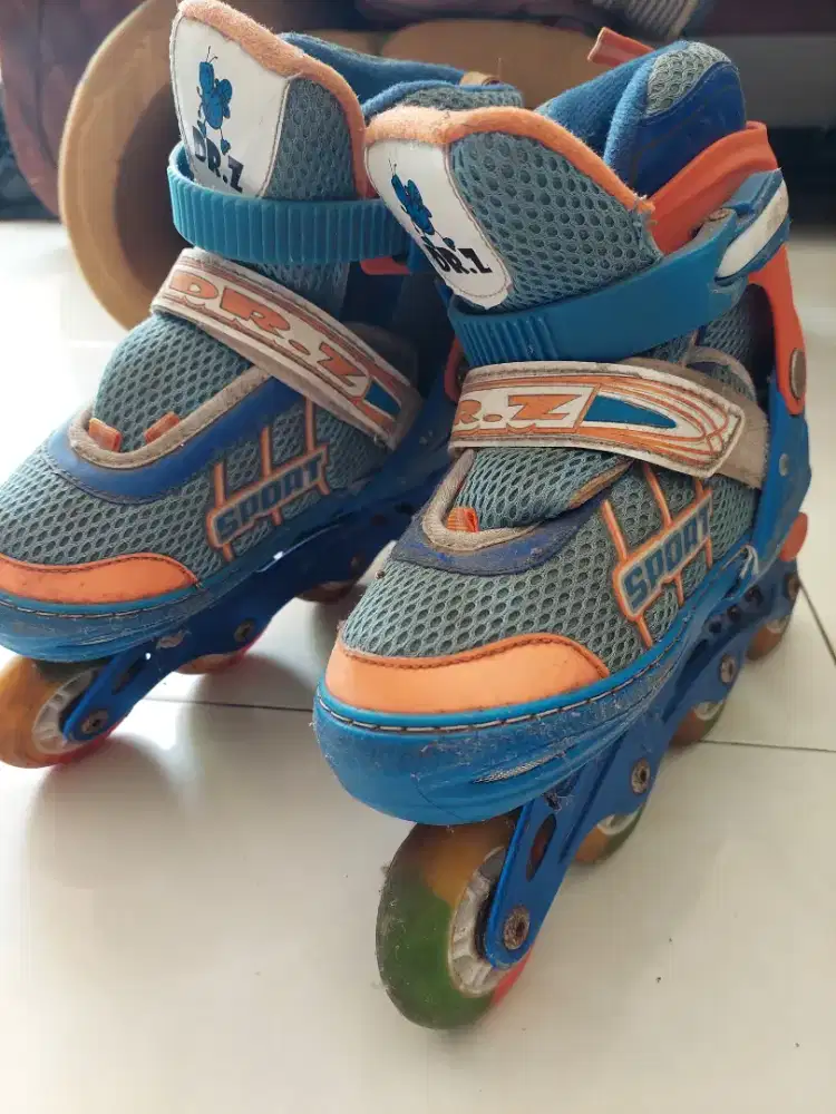 Dijual sepatu roda second