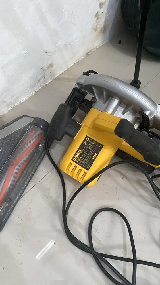 Jual Cepat Circular Saw Dewalt DWE5615