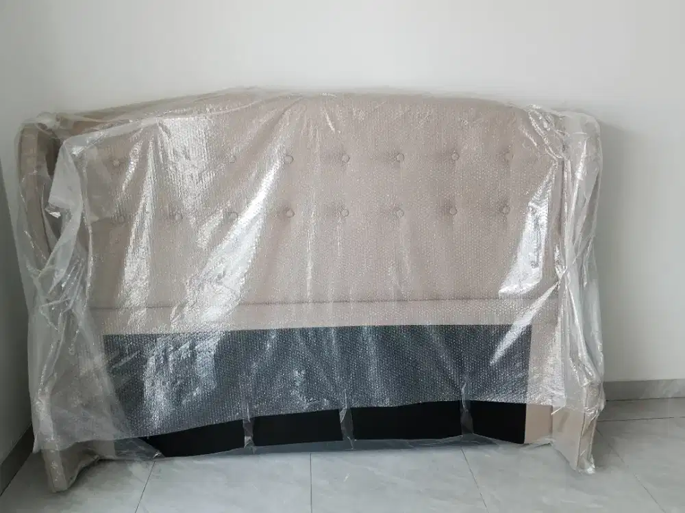 Dijual 1 Set Dipan & Matras Serta