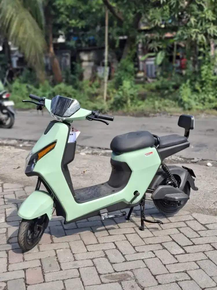 UWINFLY D65 BISA COD