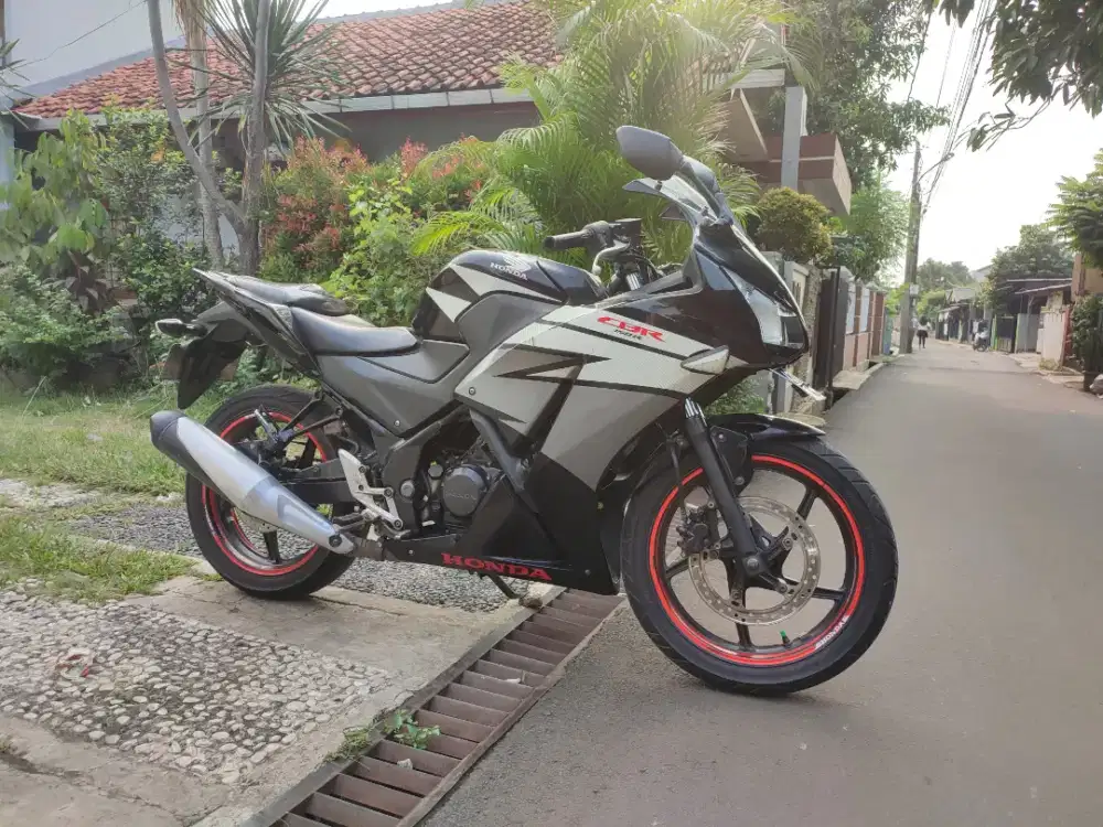 HONDA CBR K45 TAHUN 2015