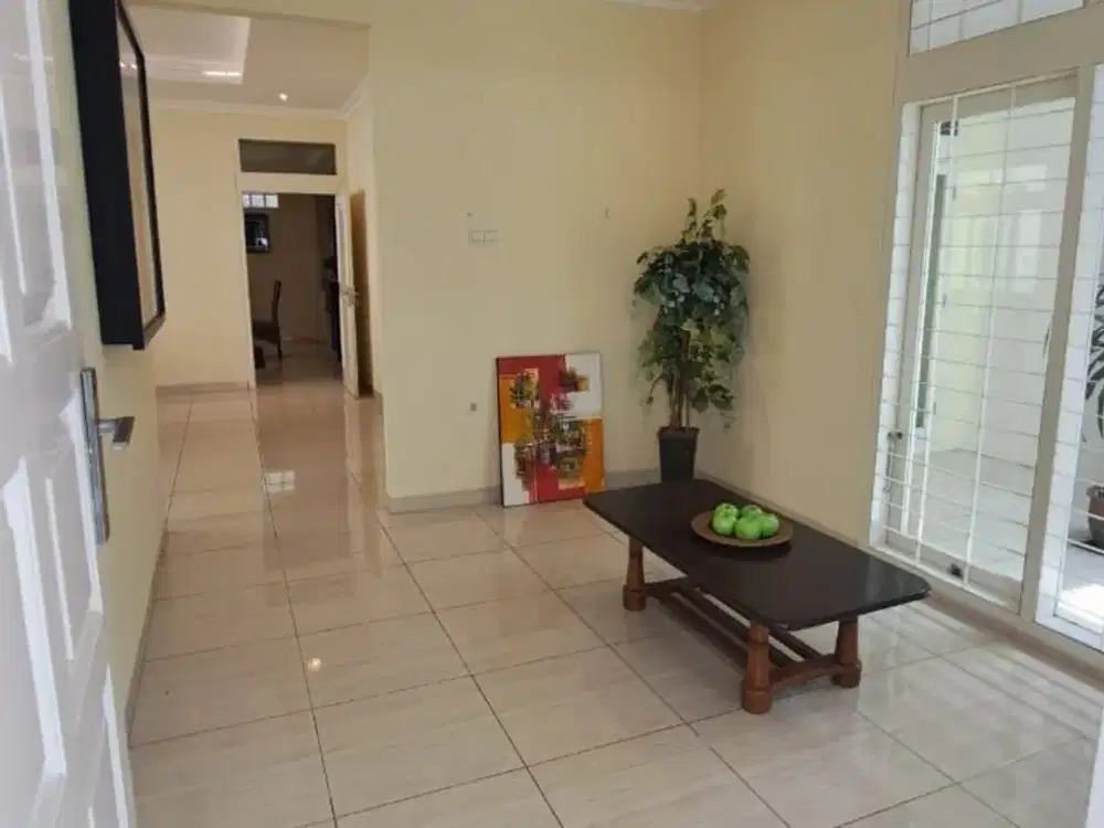 Rumah Cantik Semi Furnish Tengah Kota di Buah Batu dkt Lodaya