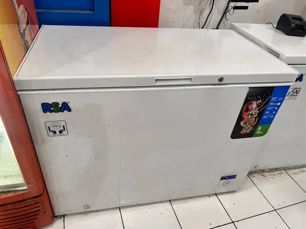 Dijual freezer merk RSA