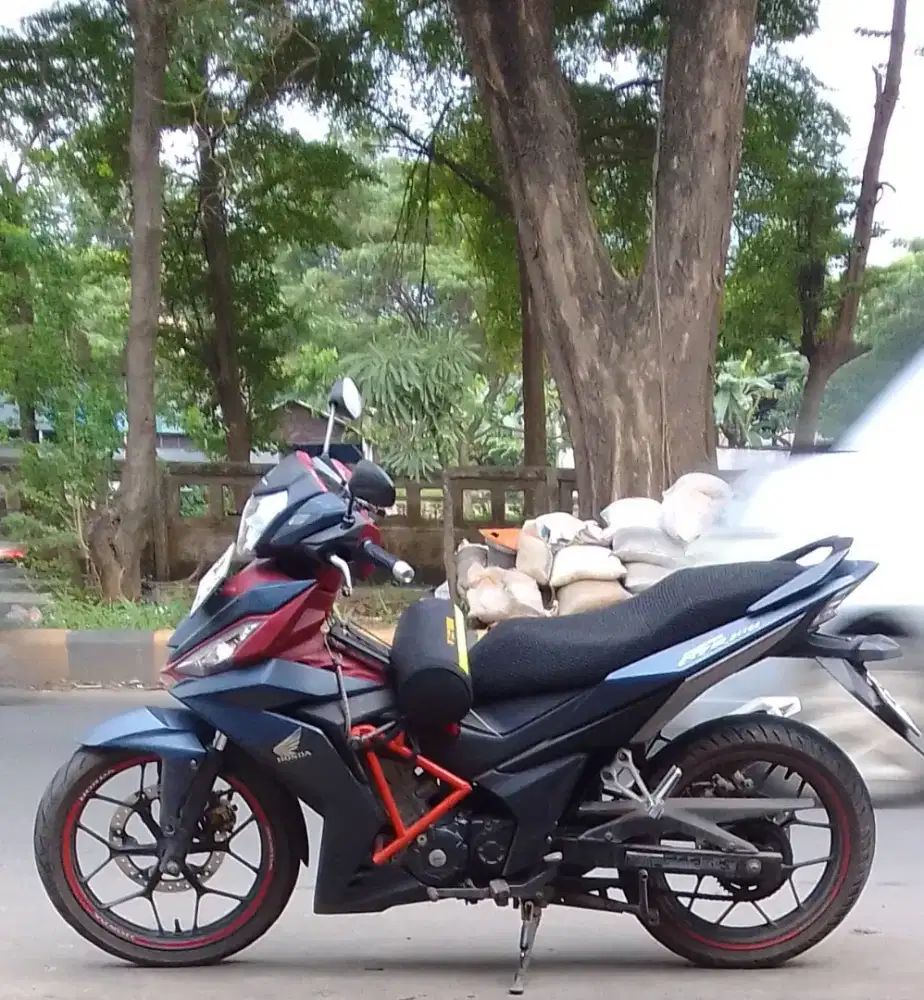 Honda supra GTR 150