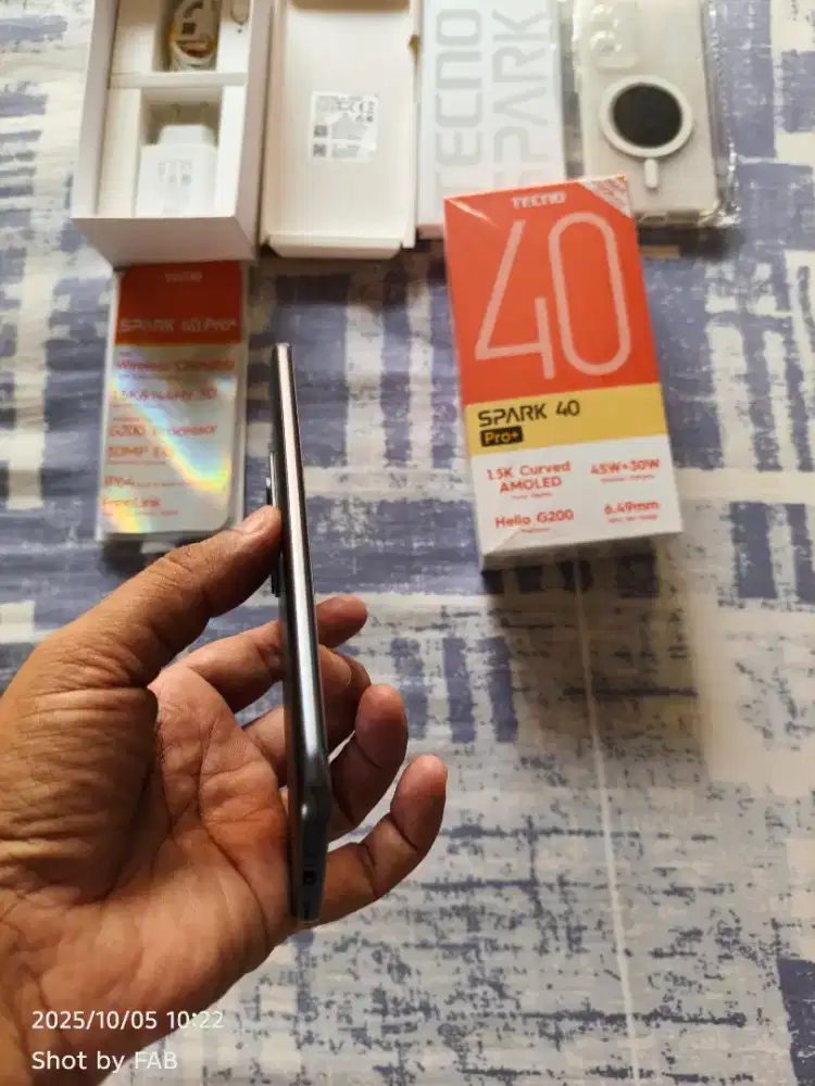 Tecno Spark 40 Pro Plus 8/256 GB  Grs Resmi Panjang Pemakaian 1 Bulan