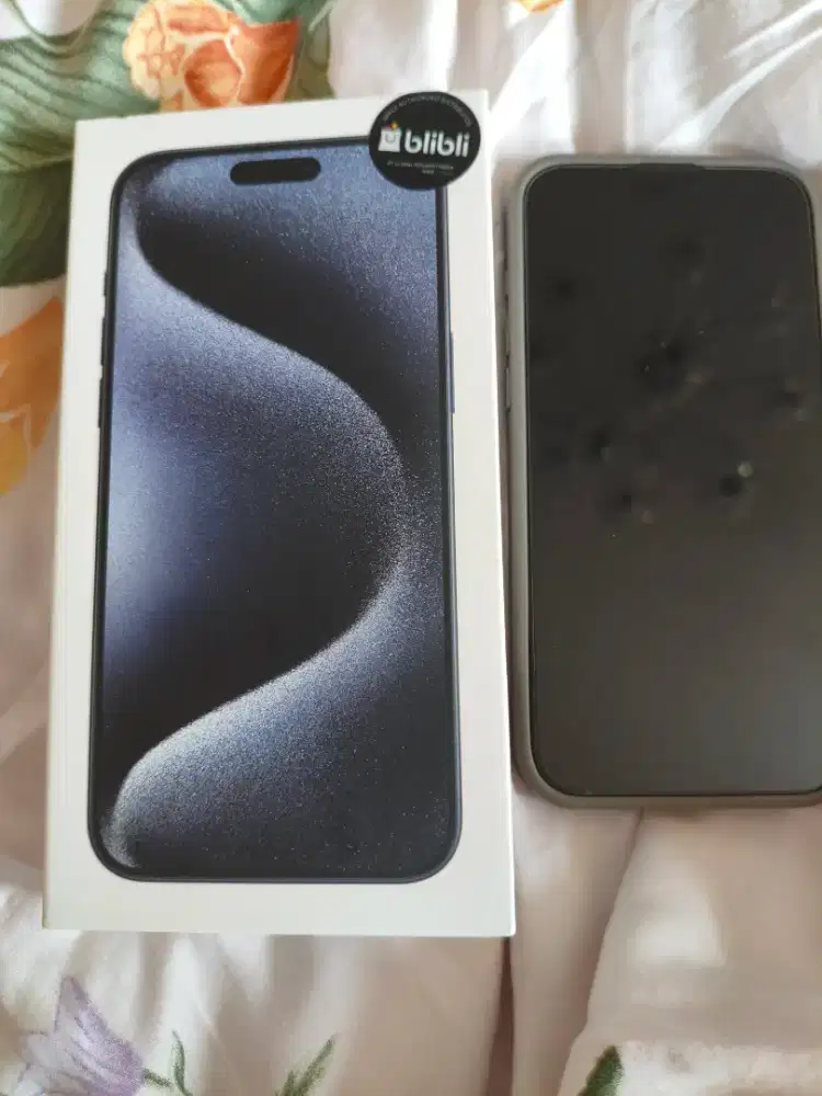 iPhone 15 Pro Max 256 GB biru titanium Garansi GDN Nov 2025