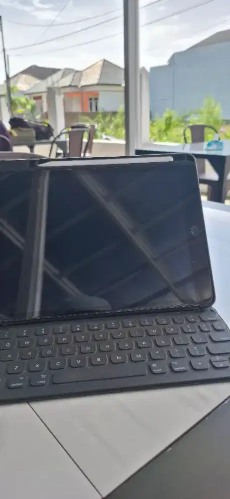 Ipad Gen 7 128Gb bersama Keyboard Asli Apple (nego)