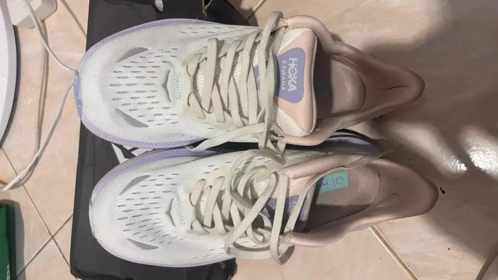 Sepatu Sneakers Hoka Kawana white purple peach