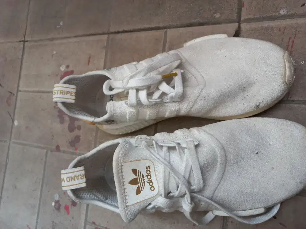 SEPATU BRANDED WANITA