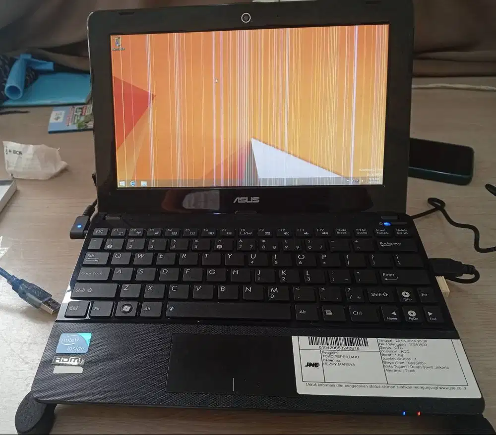 NOTEBOOK ASUS 1015E/ RAM 2GB / HDD 300GB / WIN 8 Second