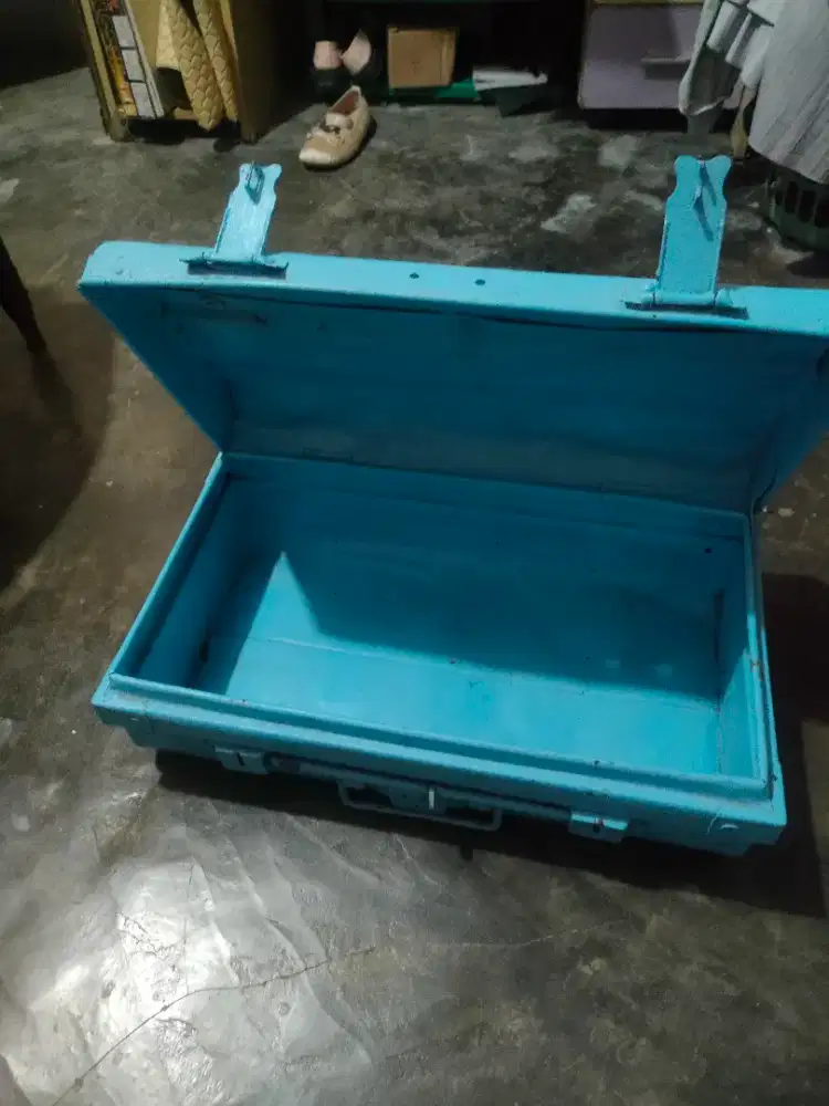 Koper jadul dari besi
