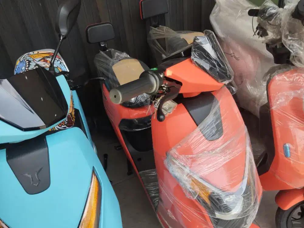 Motor listrik d65 red pink and cream