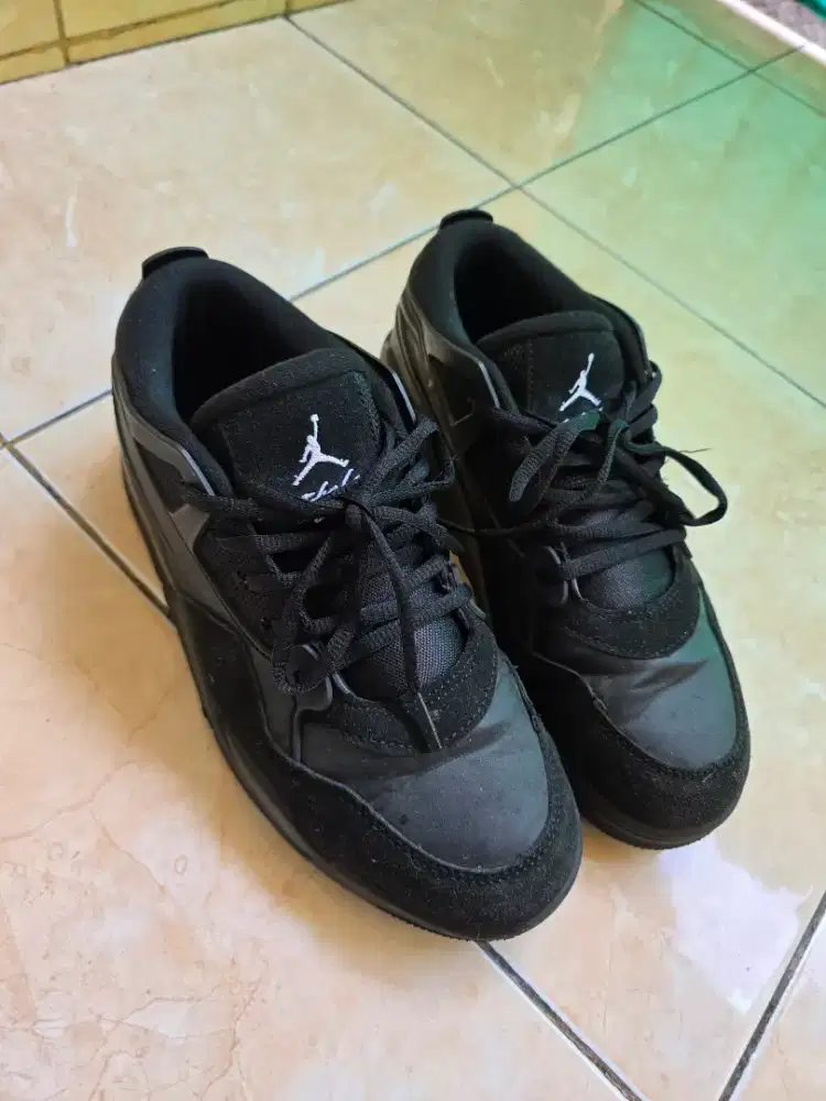 Sneakers Nike Air Jordan 4 RM Black Cat Murah Mewah Mulus BU