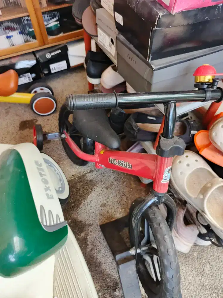BALANCE BIKE MERAH ADA RODA