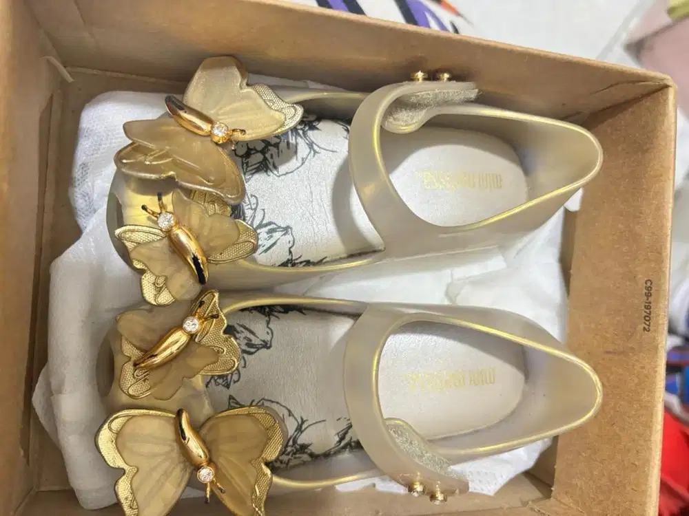 Sepatu anak merk melissa