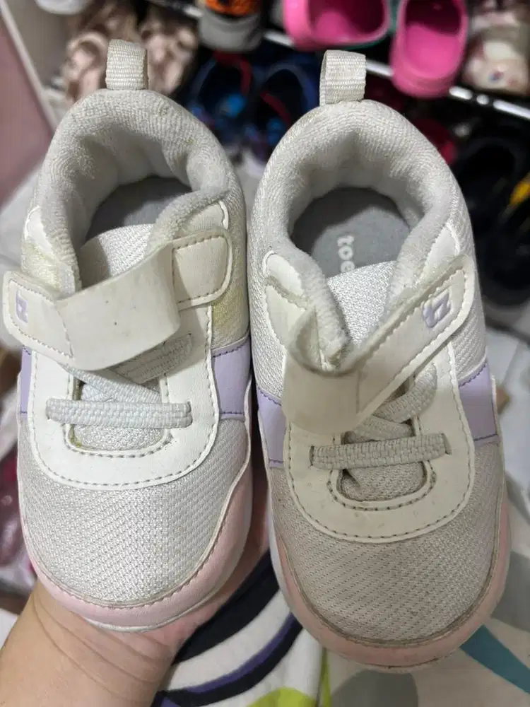 Sepatu anak toezone