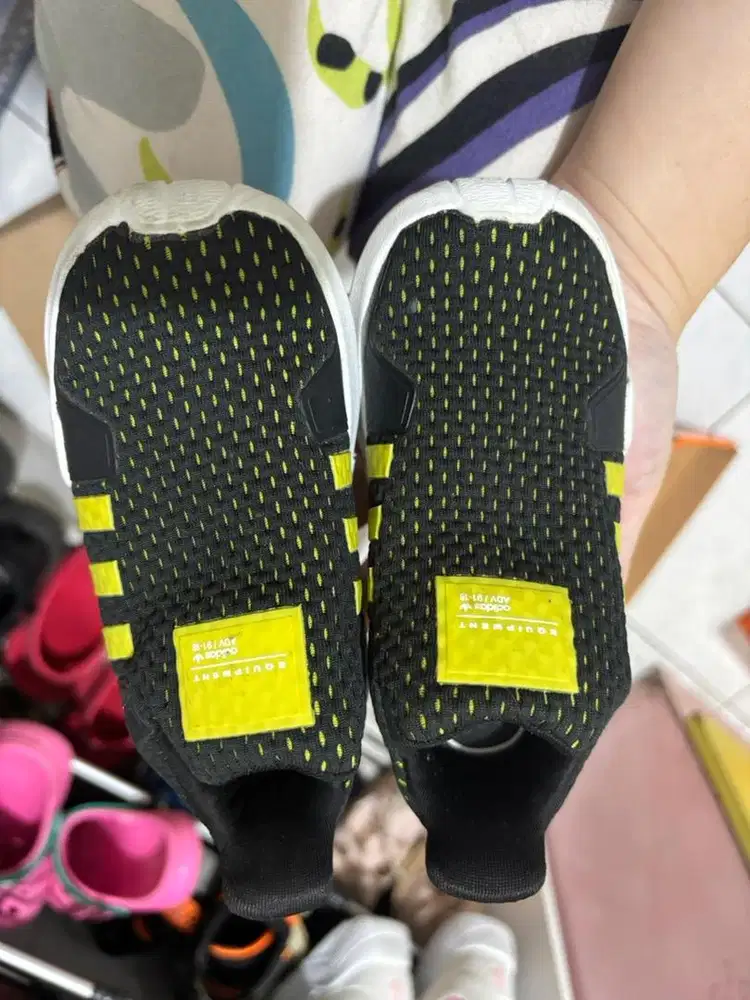 Sepatu adidas anak