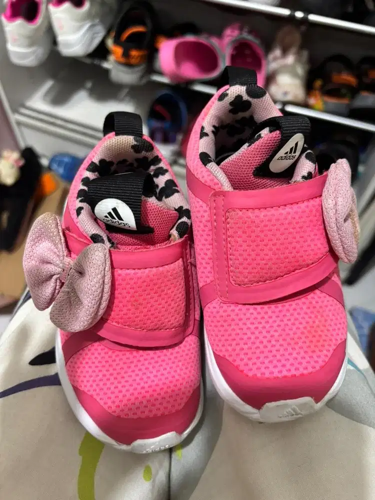 Sepatu adidas anak permpuan