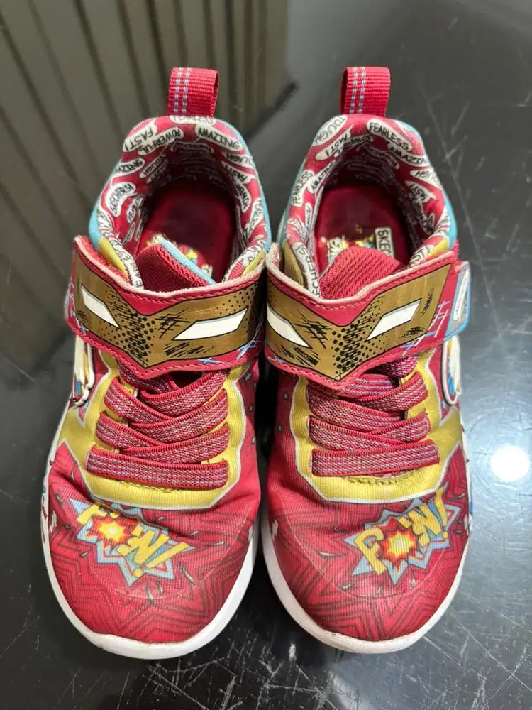 Sepatu sketchers anak