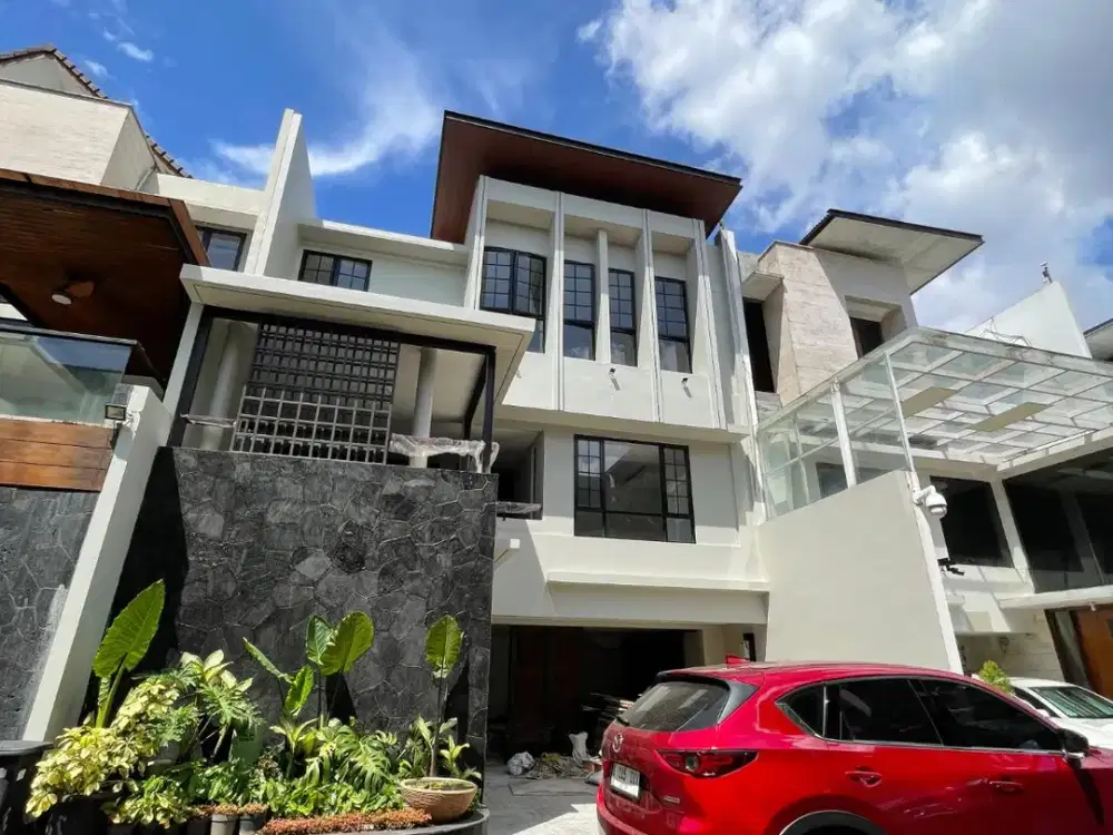 Dijual Townhouse Mewah di Cilandak – Belakang Citos, 3 Lantai, Kolam Renang, Newly Renovated