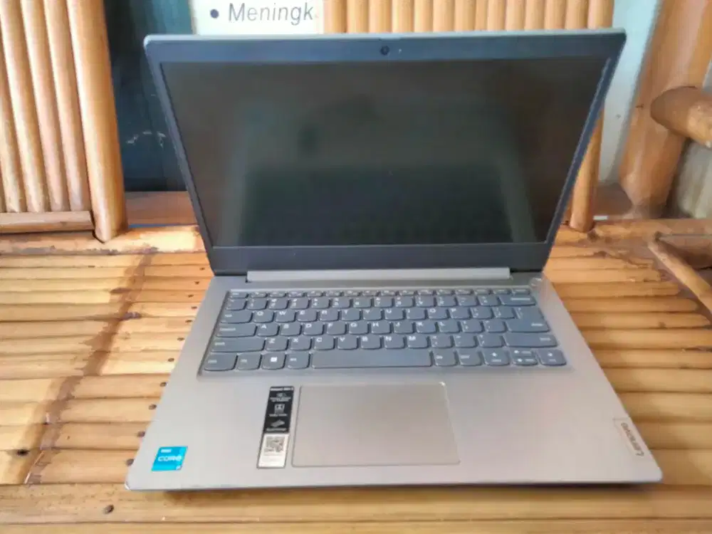 Lenovo ip slim3 core i3 GEN11/RAM 8gb/SSD 256gb /vga Intel uhd