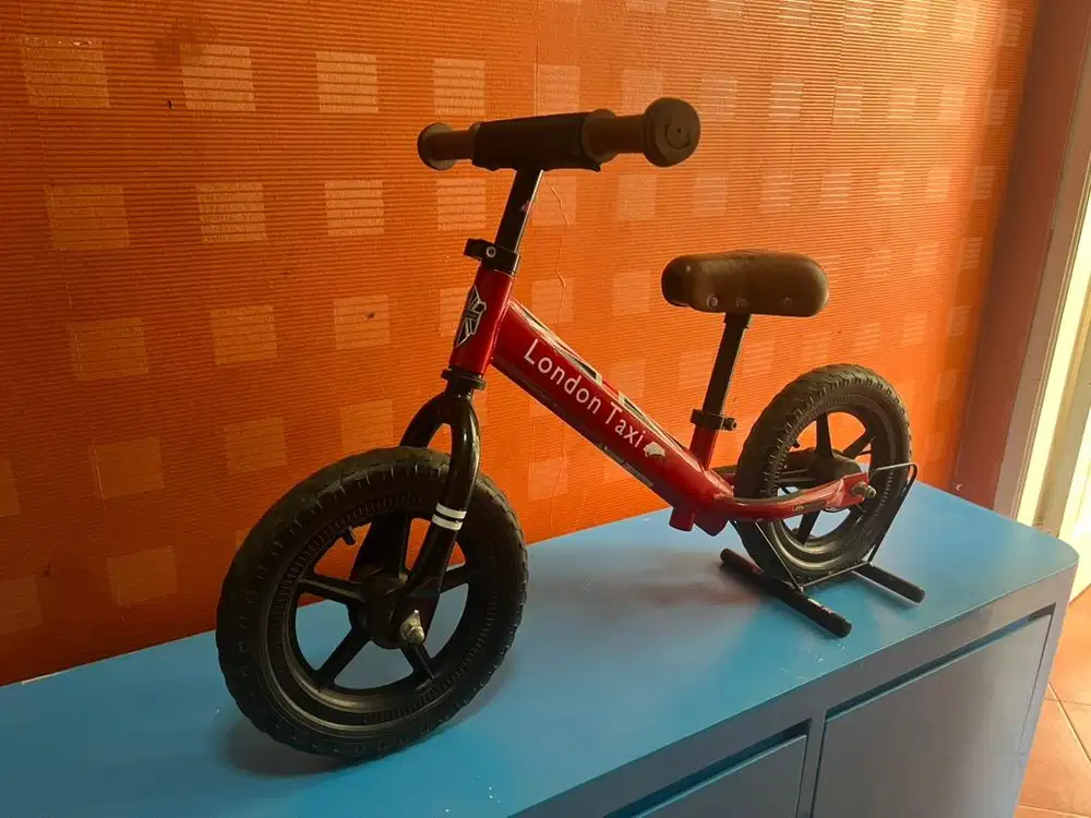 Balance Bike London Taxi Preloved