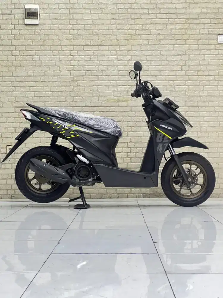 ODO 6RB‼️ New Honda Beat Street 2025 Matte Black - Mustika motor