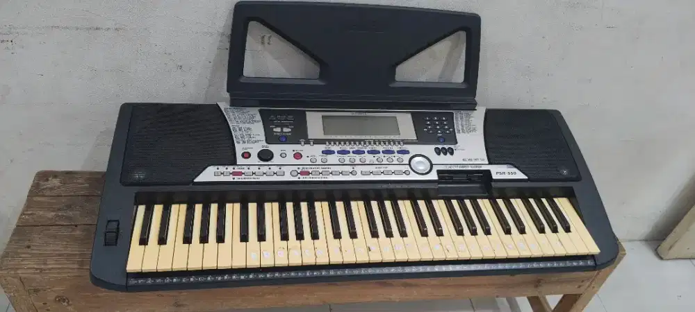 Keyboard yamaha psr 550
