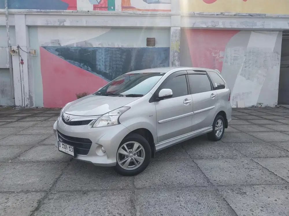 Toyota Avanza veloz 1.5 a.t 2013 km 34rb