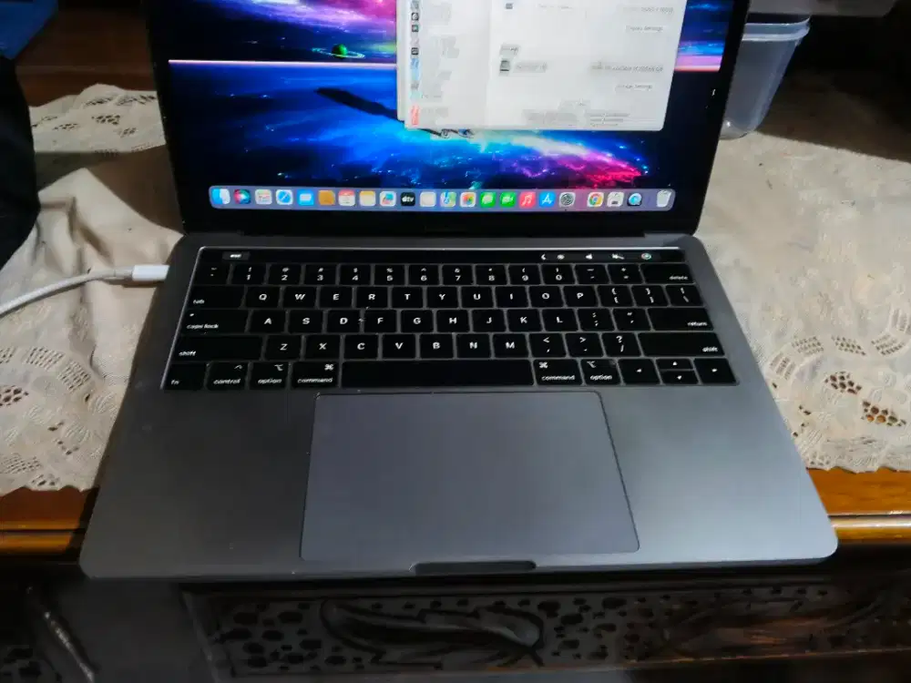 MacBook Pro 2019 i5 8/256GB