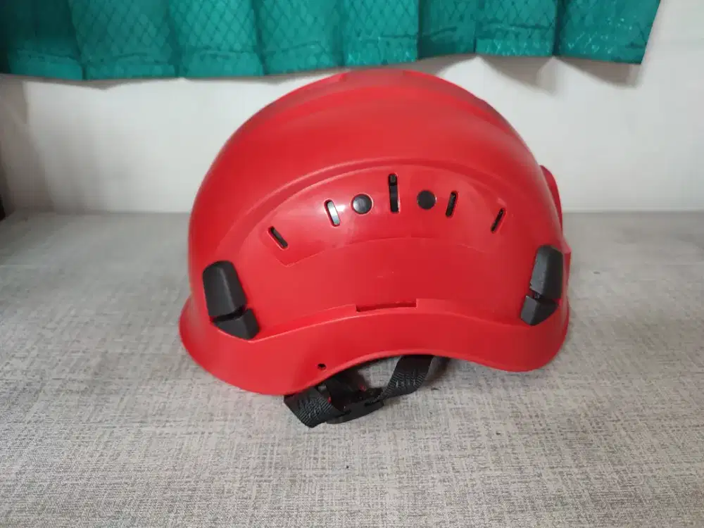 Helm Safety Untuk Climbing dan Rescue