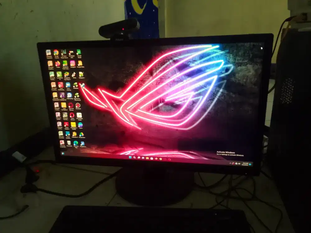 Monitor komputer merek HP