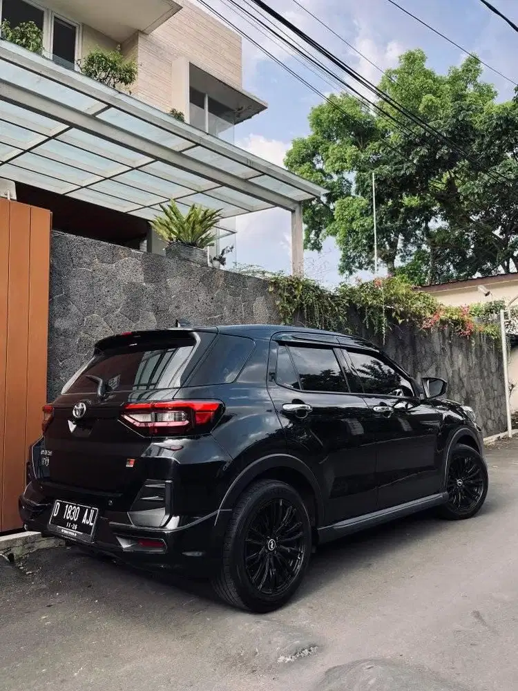 Toyota Raize GR Sport Turbo 2021 hitam bandung CVT at matic black