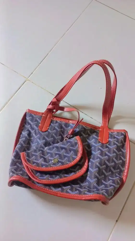 Tas kekenian local brand