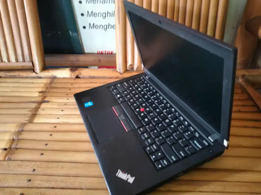 Thinkpad x250/core i5 gen5/RAM8GB/SSD 256gb laptop siap pake