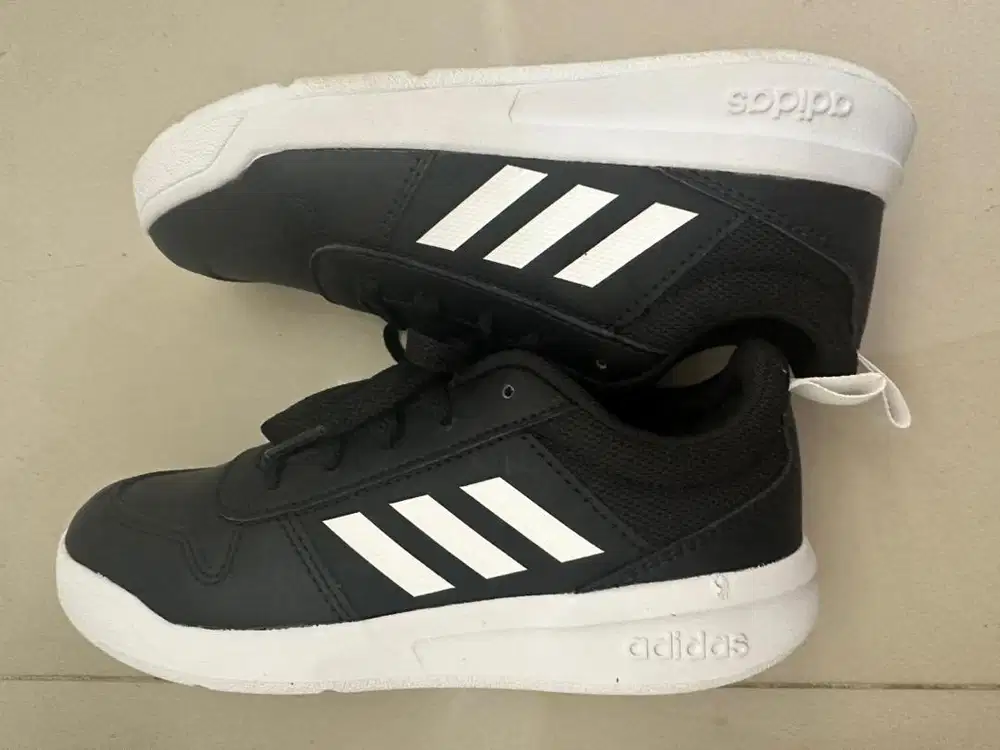 Sepatu Adidas Tensaur Kids