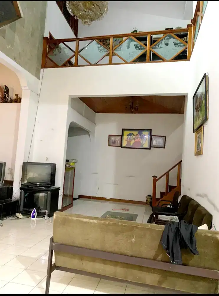 Di Sewakan Rumah Dua Lantai Di Margahayu Raya