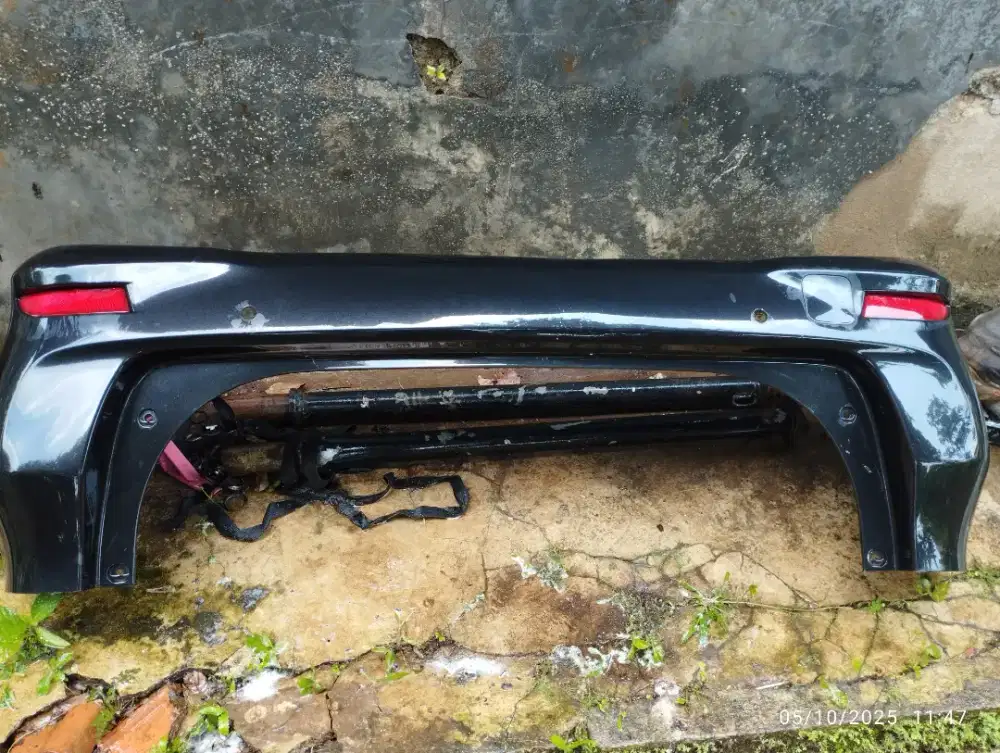Bemper belakang avanza type G atau E
